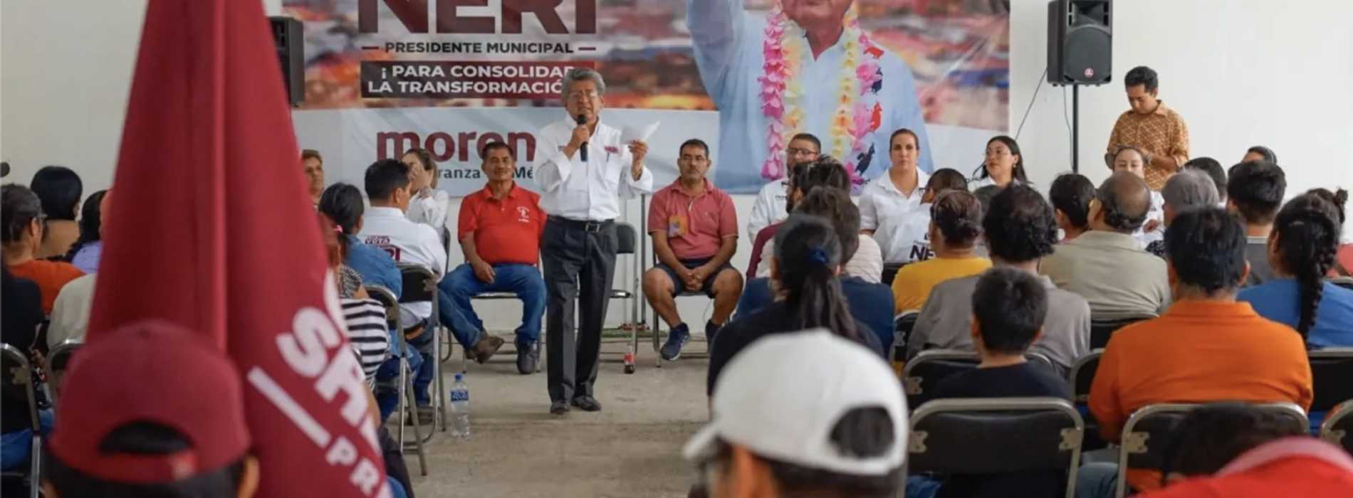 Francisco Martínez Neri dialoga con Voceadores de la ciudad.